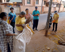 Mangaluru: Parisara Premi volunteers Swacch Bharat drive at Shivabagh